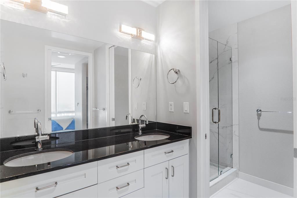 For Sale: $459,000 (2 beds, 2 baths, 1138 Square Feet)