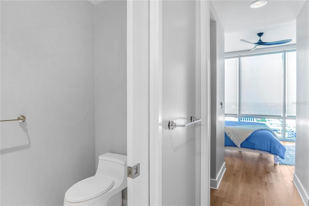 For Sale: $459,000 (2 beds, 2 baths, 1138 Square Feet)