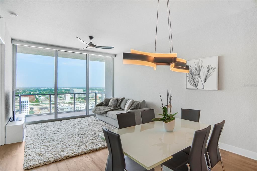 For Sale: $459,000 (2 beds, 2 baths, 1138 Square Feet)