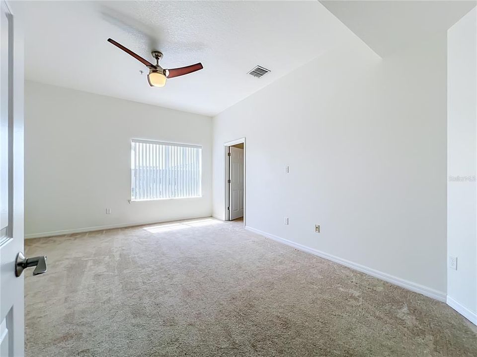 For Rent: $2,750 (3 beds, 2 baths, 1904 Square Feet)