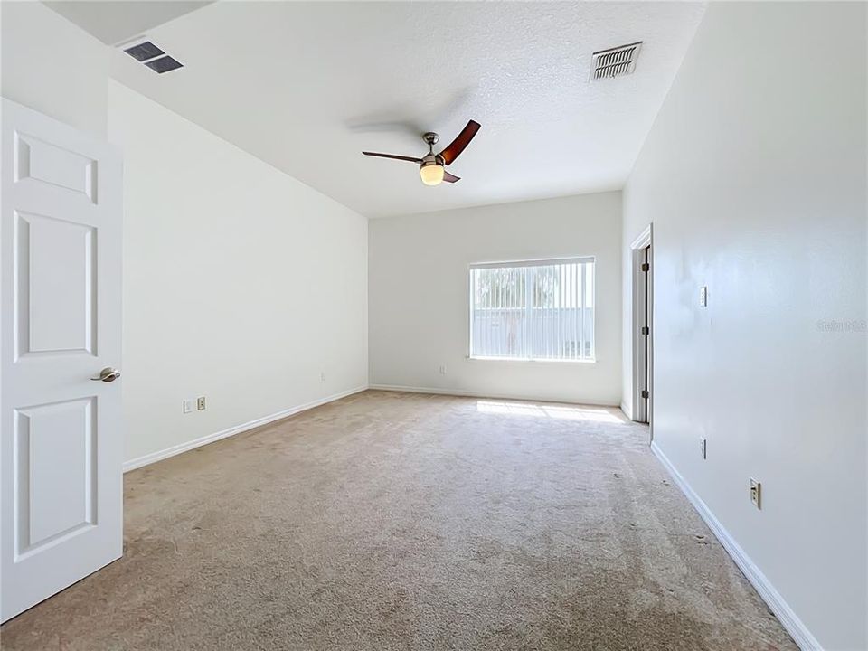For Rent: $2,750 (3 beds, 2 baths, 1904 Square Feet)