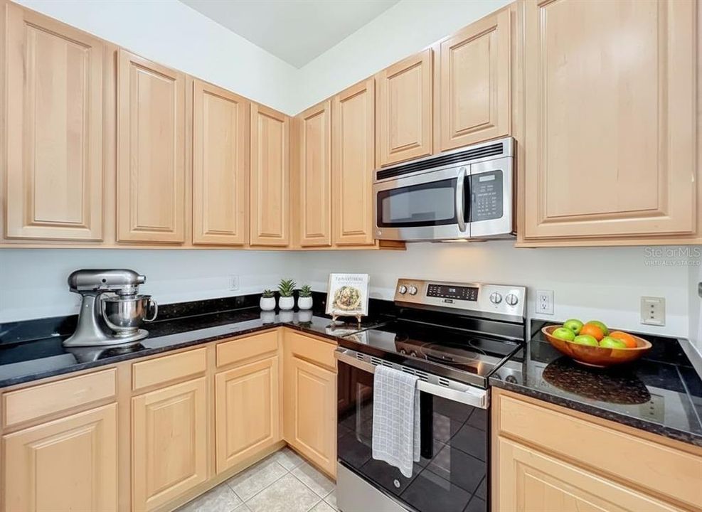 For Rent: $2,750 (3 beds, 2 baths, 1904 Square Feet)