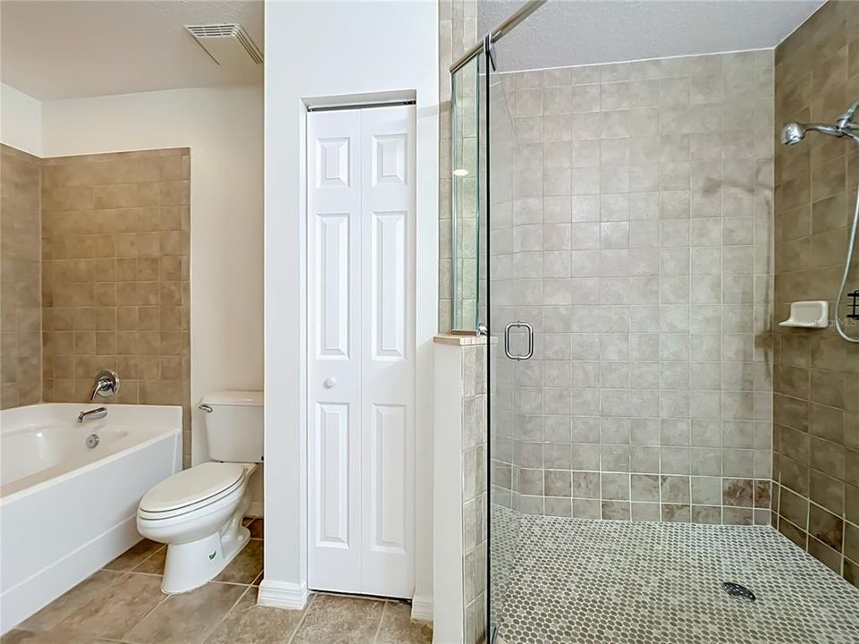 For Rent: $2,750 (3 beds, 2 baths, 1904 Square Feet)