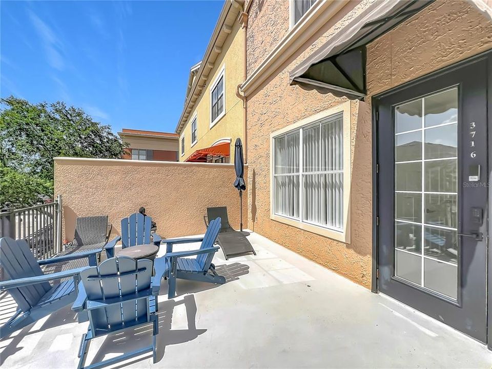 For Rent: $2,750 (3 beds, 2 baths, 1904 Square Feet)