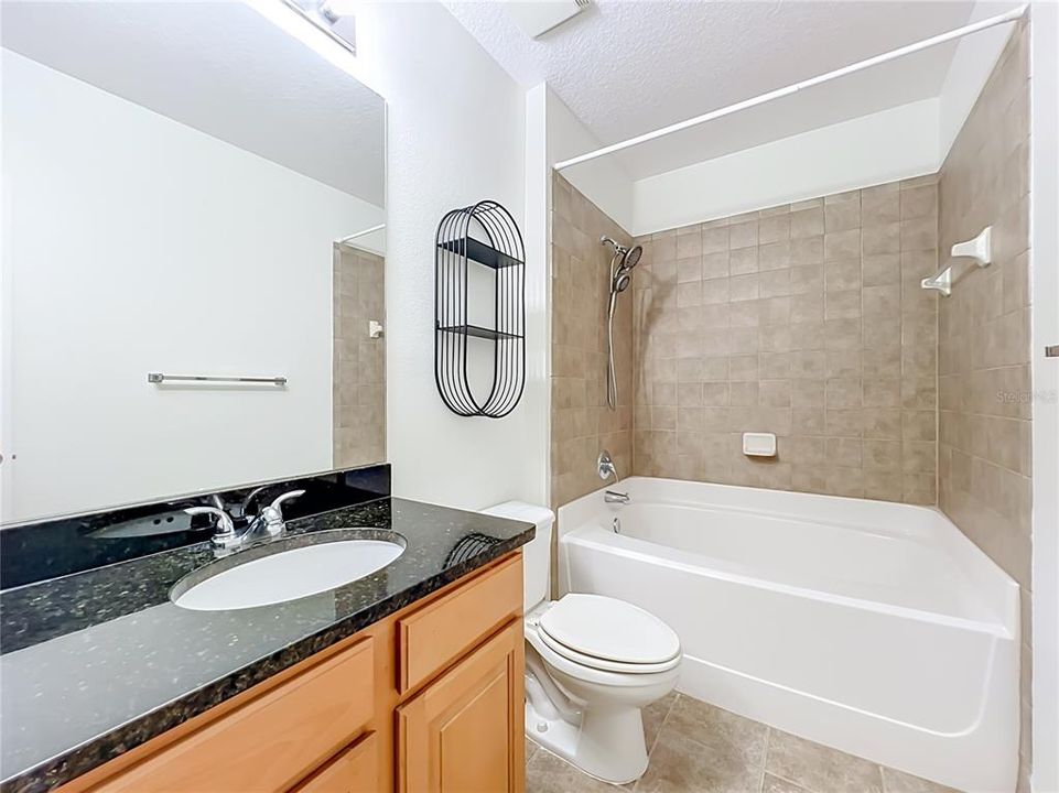 For Rent: $2,750 (3 beds, 2 baths, 1904 Square Feet)