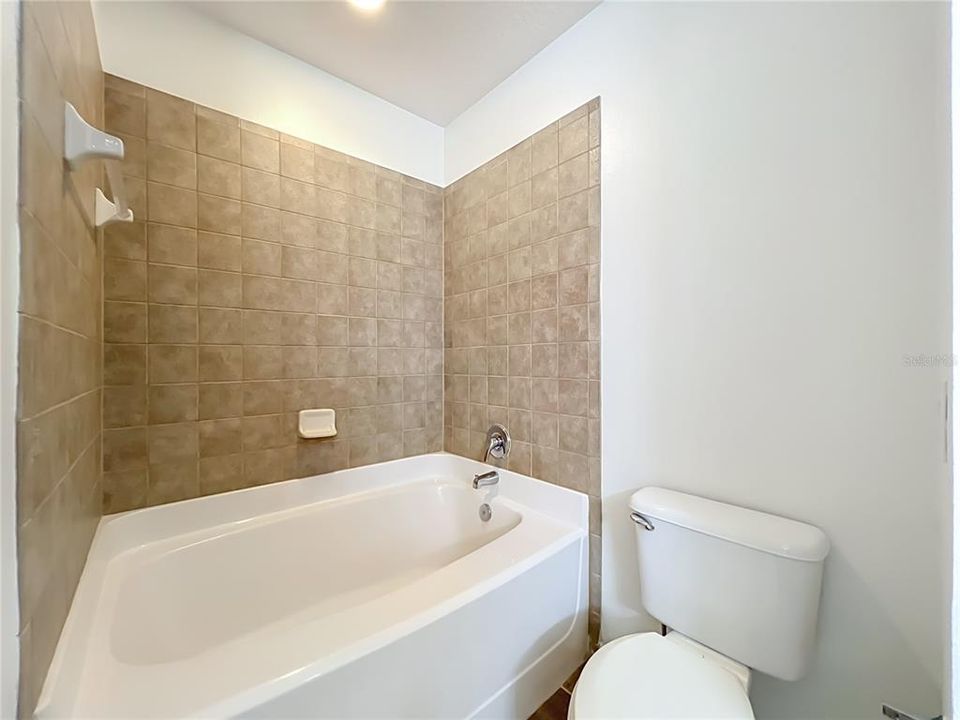 For Rent: $2,750 (3 beds, 2 baths, 1904 Square Feet)