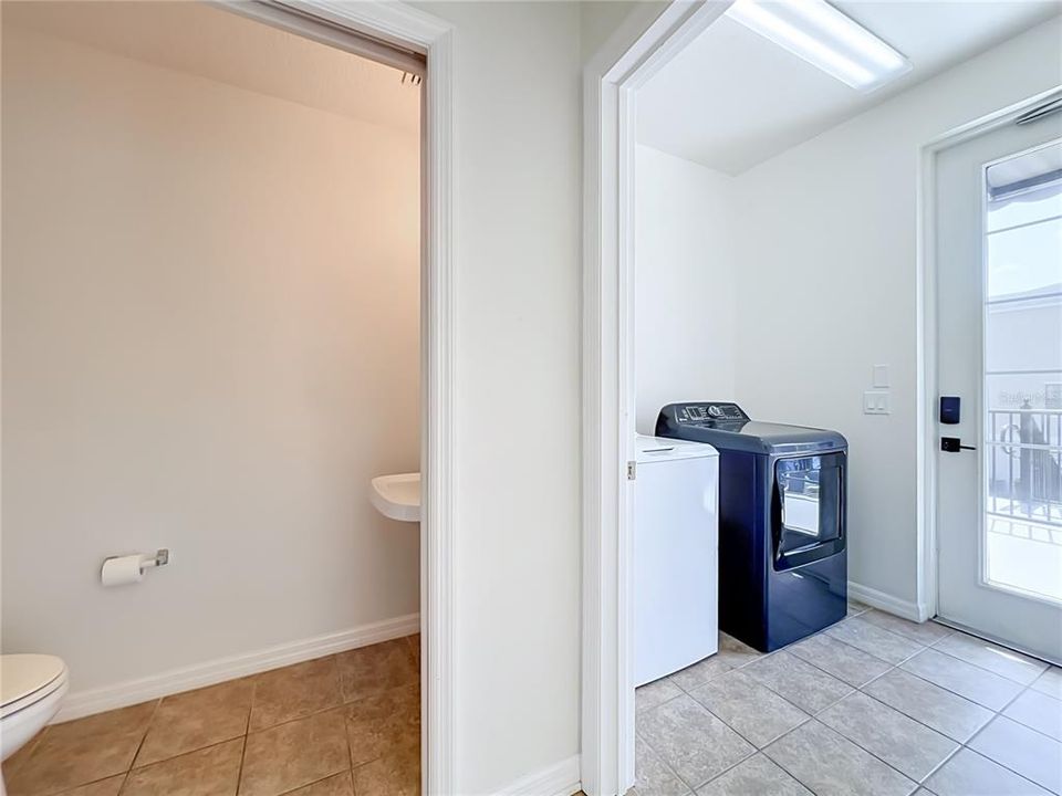 For Rent: $2,750 (3 beds, 2 baths, 1904 Square Feet)