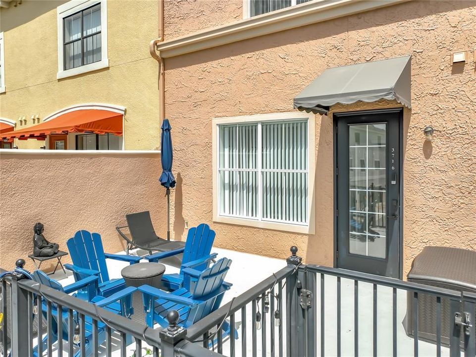 For Rent: $2,750 (3 beds, 2 baths, 1904 Square Feet)