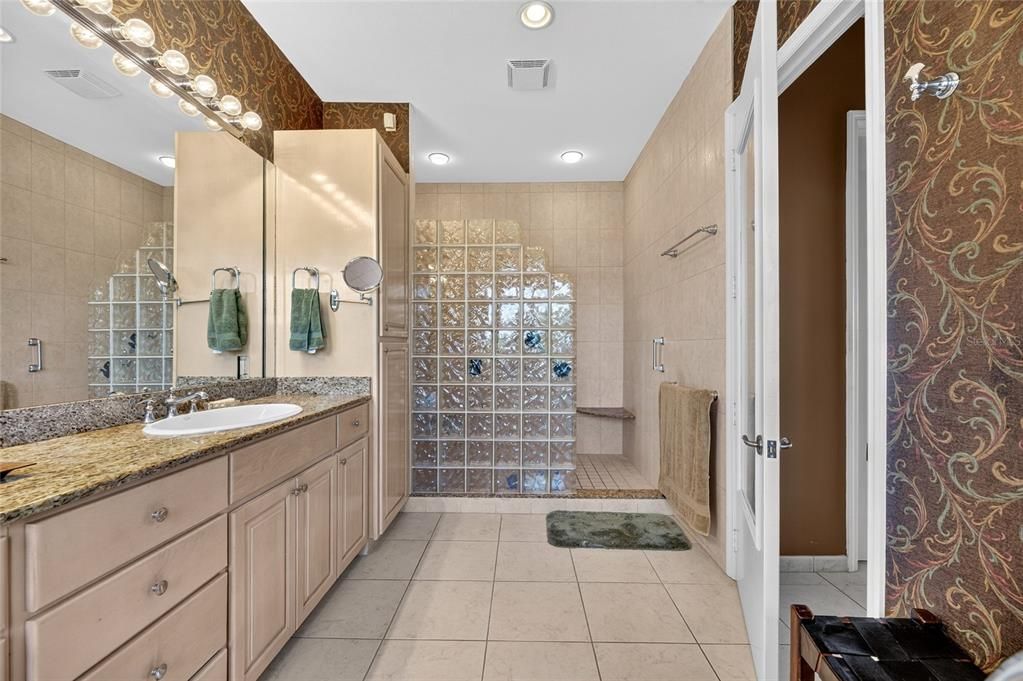 For Sale: $2,500,000 (4 beds, 3 baths, 4159 Square Feet)