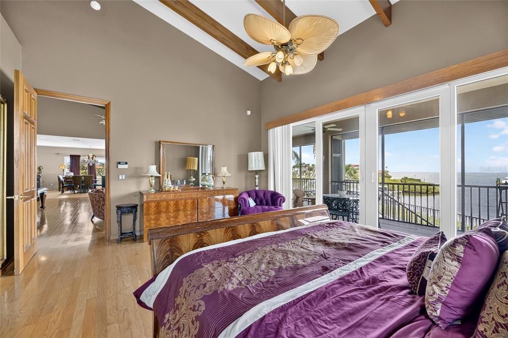 For Sale: $2,500,000 (4 beds, 3 baths, 4159 Square Feet)