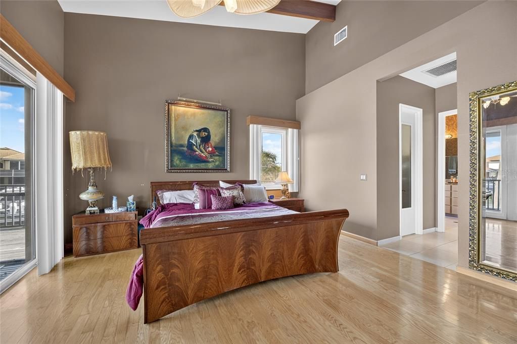 For Sale: $2,500,000 (4 beds, 3 baths, 4159 Square Feet)