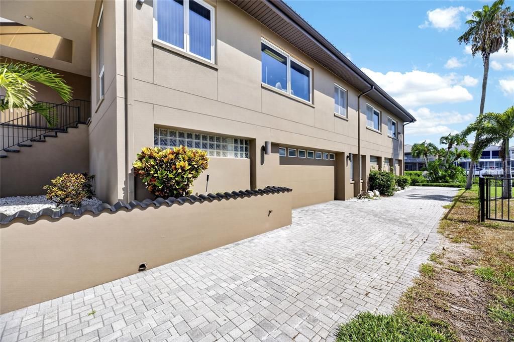 For Sale: $2,500,000 (4 beds, 3 baths, 4159 Square Feet)