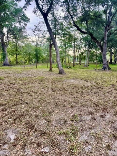 待售: $190,000 (1.14 acres)