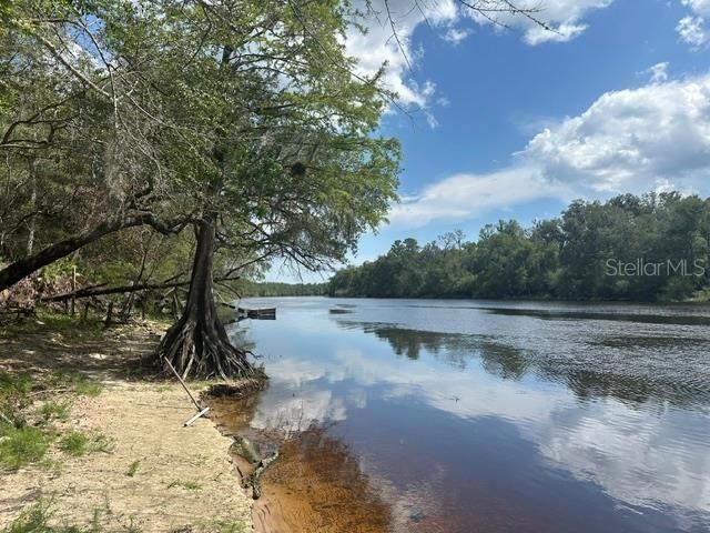 待售: $190,000 (1.14 acres)