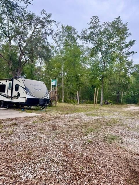 待售: $190,000 (1.14 acres)