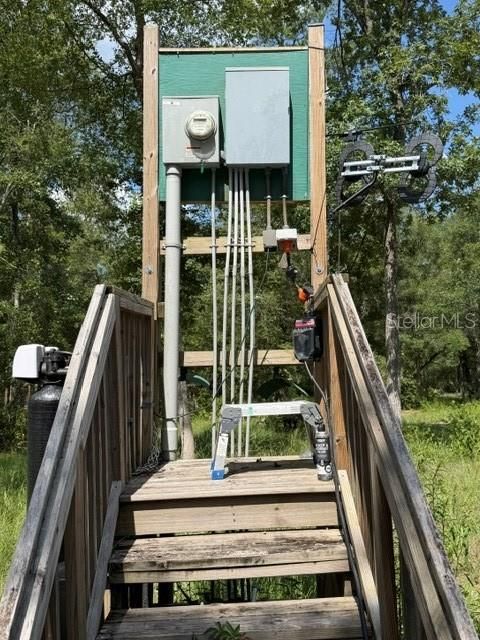 待售: $190,000 (1.14 acres)