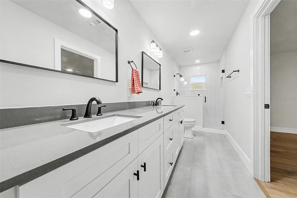 На продажу: $489,900 (3 спален, 2 ванн, 1873 Квадратных фут)