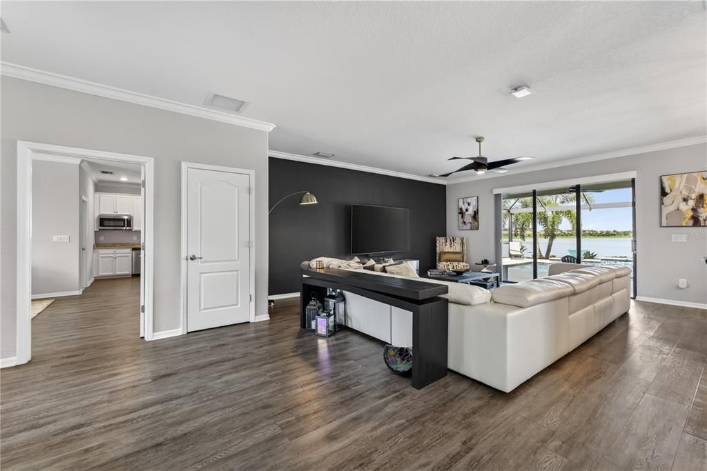 En Venta: $1,349,999 (6 camas, 4 baños, 3882 Pies cuadrados)