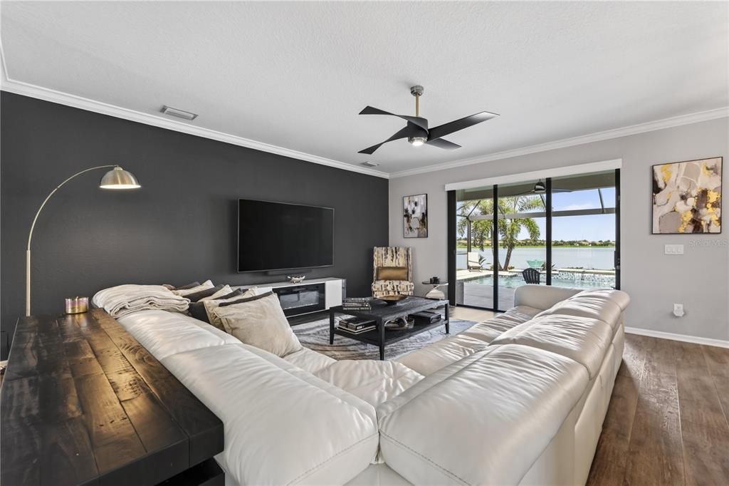 En Venta: $1,349,999 (6 camas, 4 baños, 3882 Pies cuadrados)