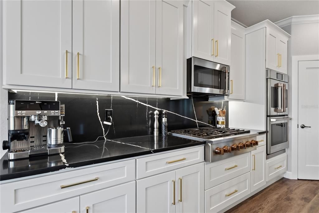 En Venta: $1,349,999 (6 camas, 4 baños, 3882 Pies cuadrados)