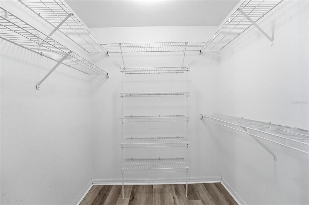 Activo con contrato: $375,000 (3 camas, 2 baños, 1995 Pies cuadrados)