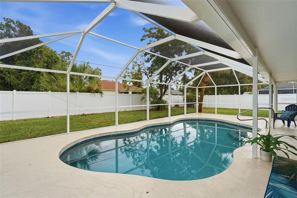 Activo con contrato: $375,000 (3 camas, 2 baños, 1995 Pies cuadrados)