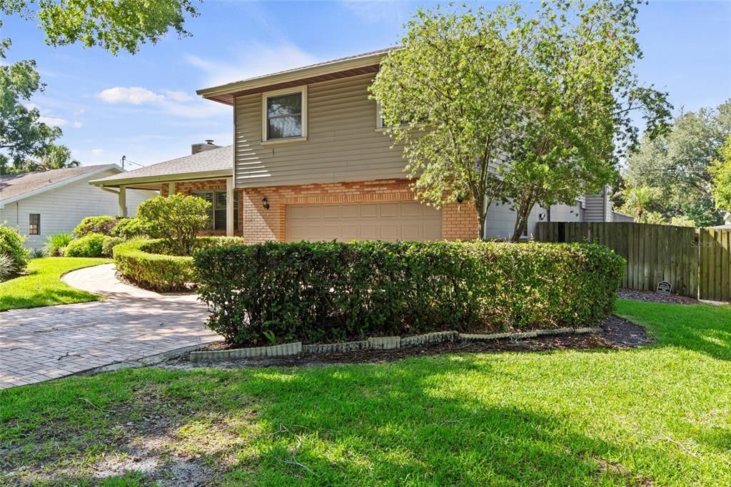 For Sale: $399,999 (4 beds, 3 baths, 2027 Square Feet)