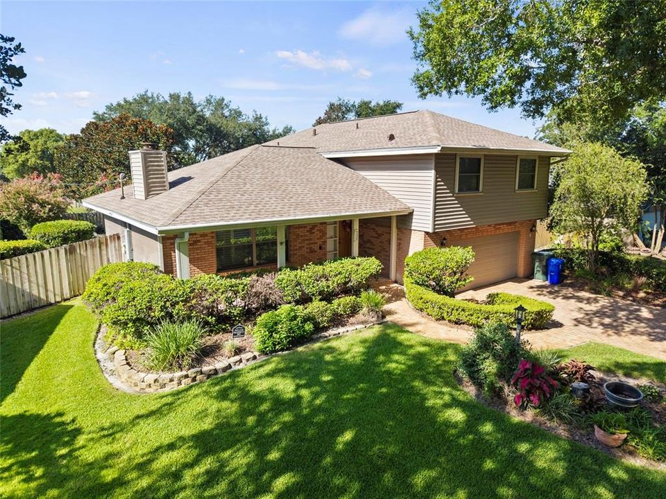 For Sale: $399,999 (4 beds, 3 baths, 2027 Square Feet)