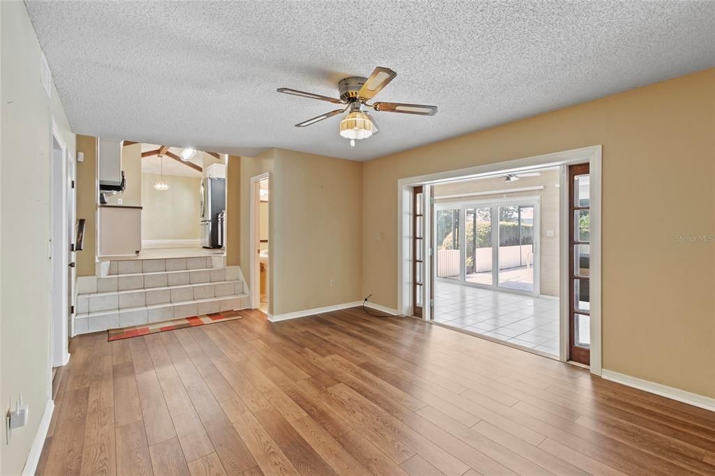 For Sale: $399,999 (4 beds, 3 baths, 2027 Square Feet)