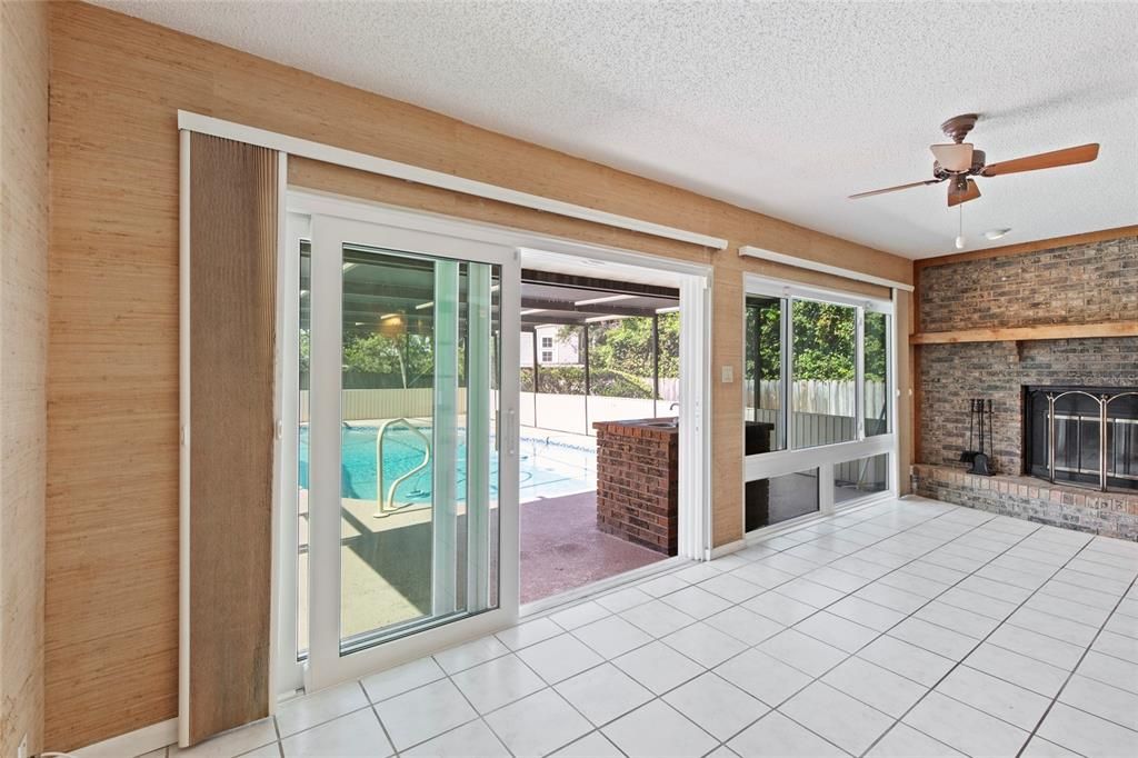 For Sale: $399,999 (4 beds, 3 baths, 2027 Square Feet)