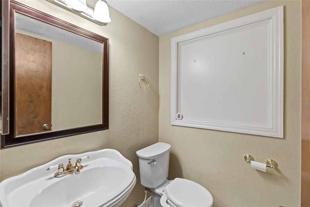 For Sale: $399,999 (4 beds, 3 baths, 2027 Square Feet)