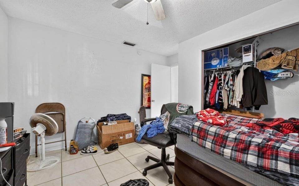 For Sale: $145,000 (2 beds, 1 baths, 1034 Square Feet)