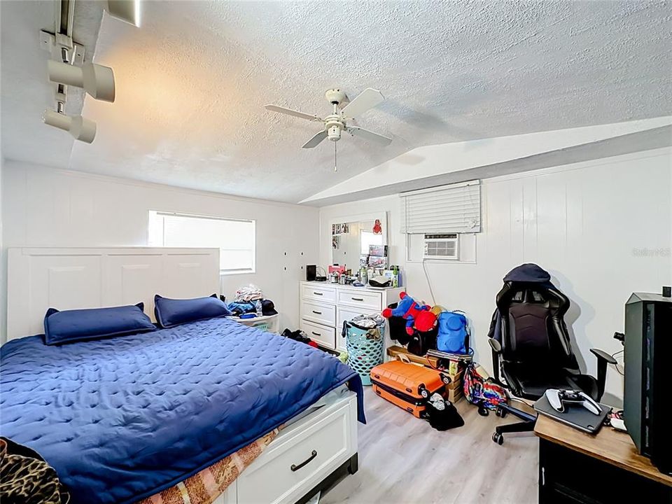 En Venta: $179,000 (2 camas, 2 baños, 1664 Pies cuadrados)