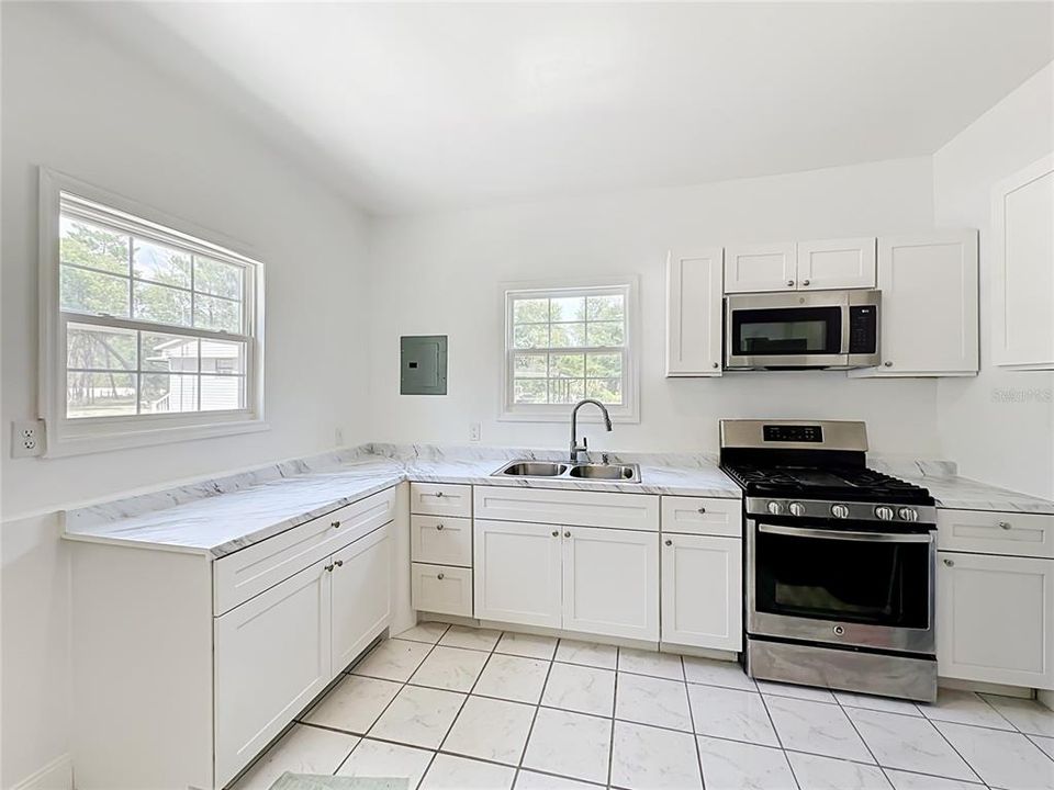 En Venta: $179,000 (2 camas, 2 baños, 1664 Pies cuadrados)
