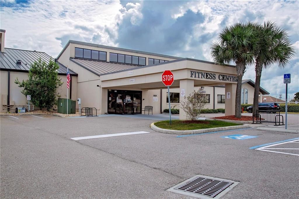 For Rent: $2,300 (2 beds, 2 baths, 1946 Square Feet)
