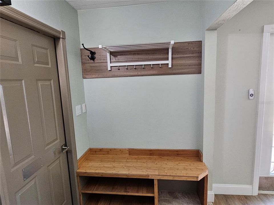 For Rent: $2,300 (2 beds, 2 baths, 1946 Square Feet)