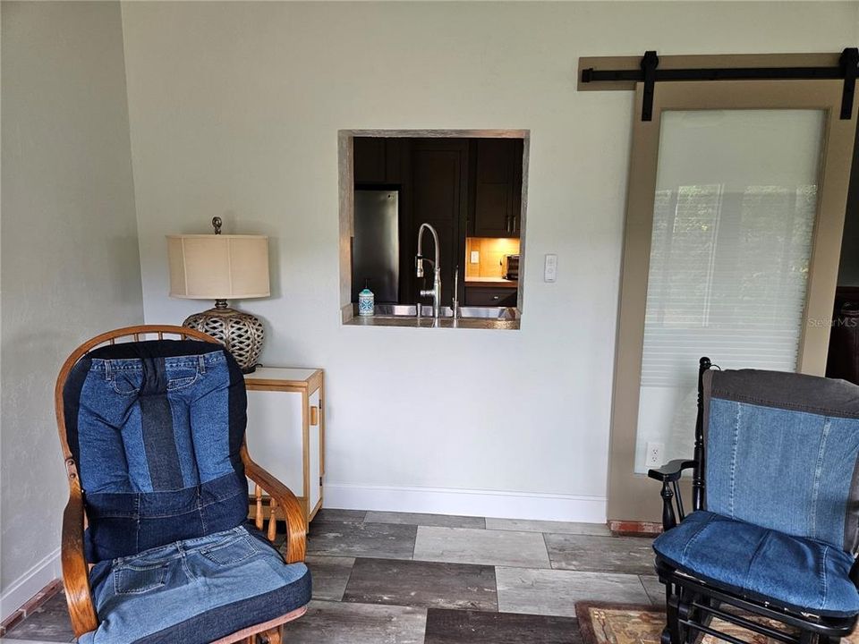 For Rent: $2,300 (2 beds, 2 baths, 1946 Square Feet)