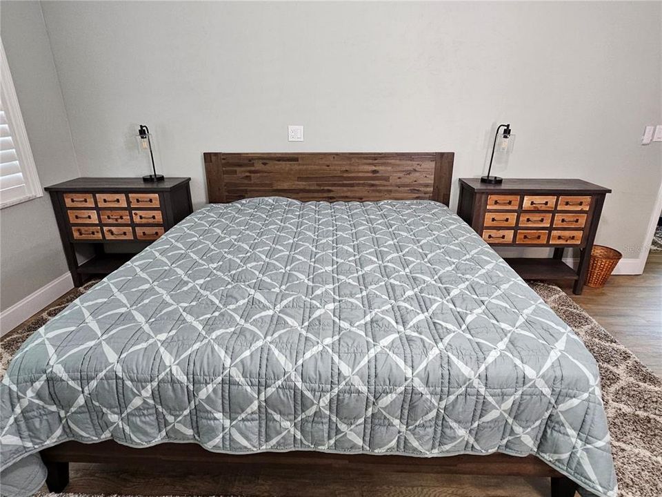 For Rent: $2,300 (2 beds, 2 baths, 1946 Square Feet)