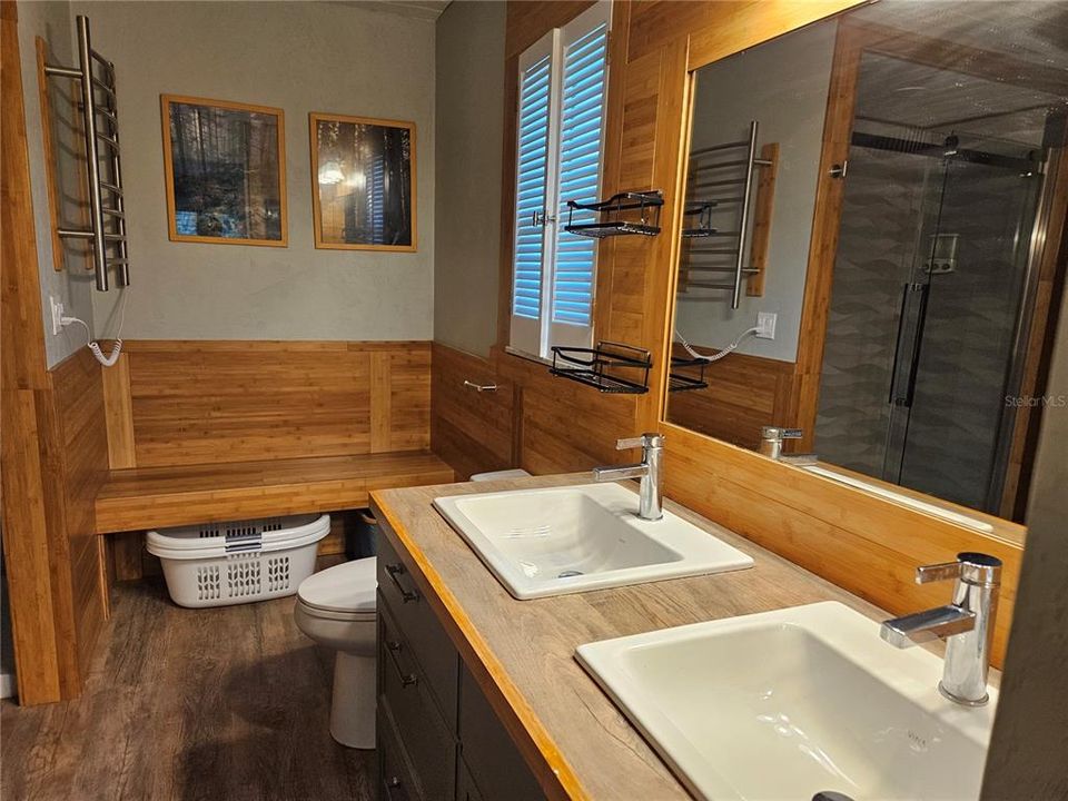 For Rent: $2,300 (2 beds, 2 baths, 1946 Square Feet)