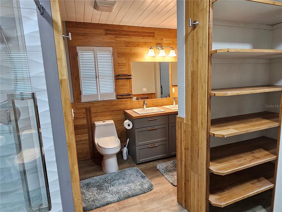 For Rent: $2,300 (2 beds, 2 baths, 1946 Square Feet)
