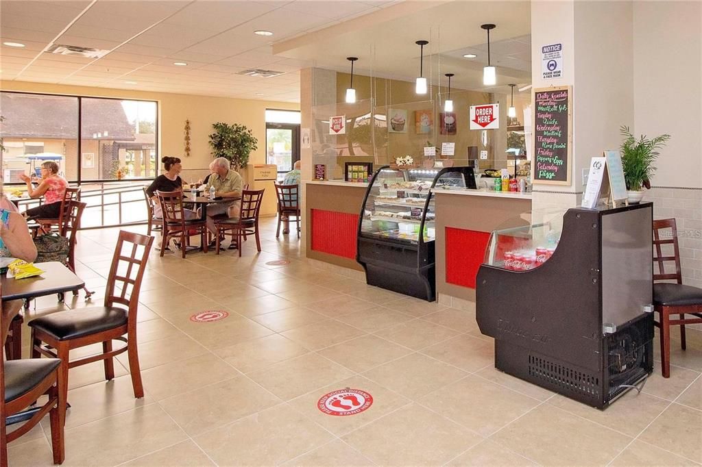 For Rent: $2,300 (2 beds, 2 baths, 1946 Square Feet)