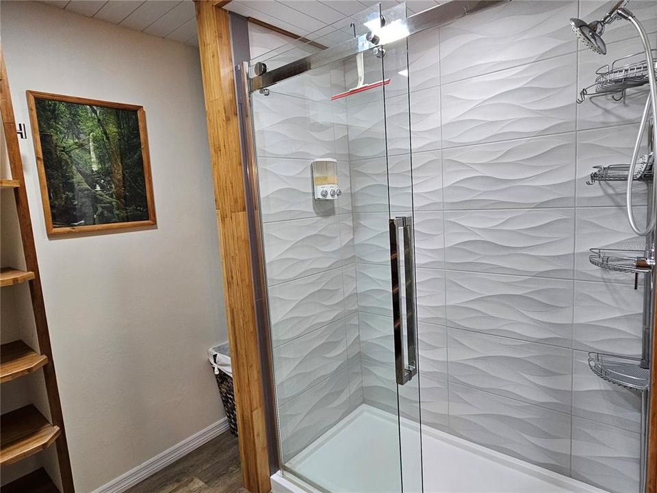 For Rent: $2,300 (2 beds, 2 baths, 1946 Square Feet)
