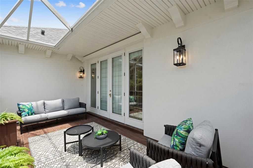 En Venta: $2,699,000 (5 camas, 5 baños, 5565 Pies cuadrados)