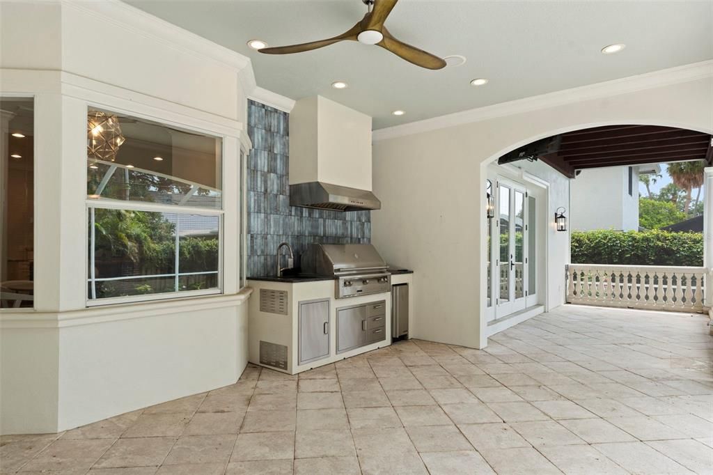 En Venta: $2,699,000 (5 camas, 5 baños, 5565 Pies cuadrados)