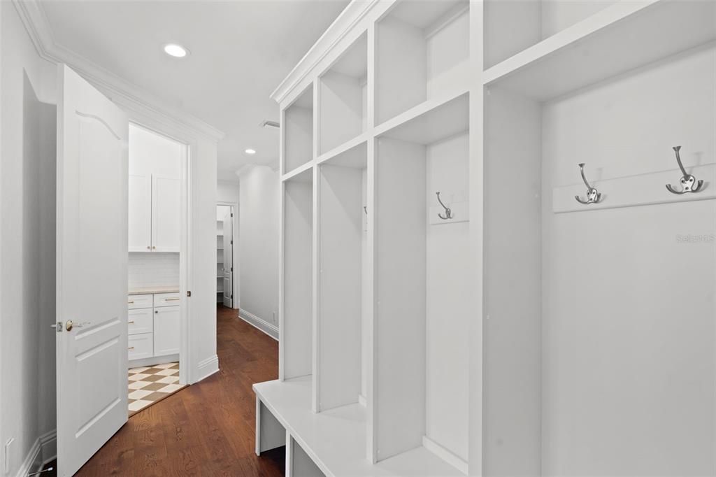 En Venta: $2,699,000 (5 camas, 5 baños, 5565 Pies cuadrados)