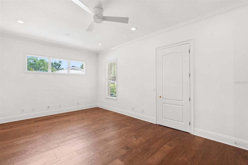 En Venta: $2,699,000 (5 camas, 5 baños, 5565 Pies cuadrados)