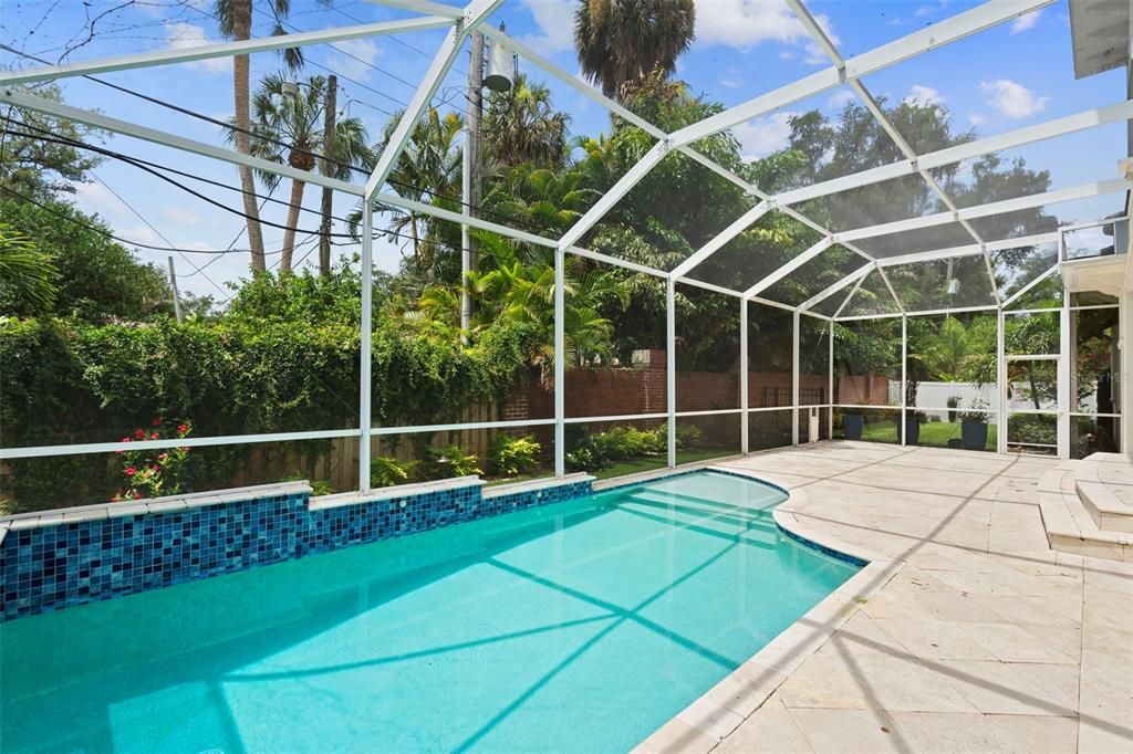 En Venta: $2,699,000 (5 camas, 5 baños, 5565 Pies cuadrados)