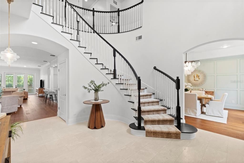 En Venta: $2,699,000 (5 camas, 5 baños, 5565 Pies cuadrados)