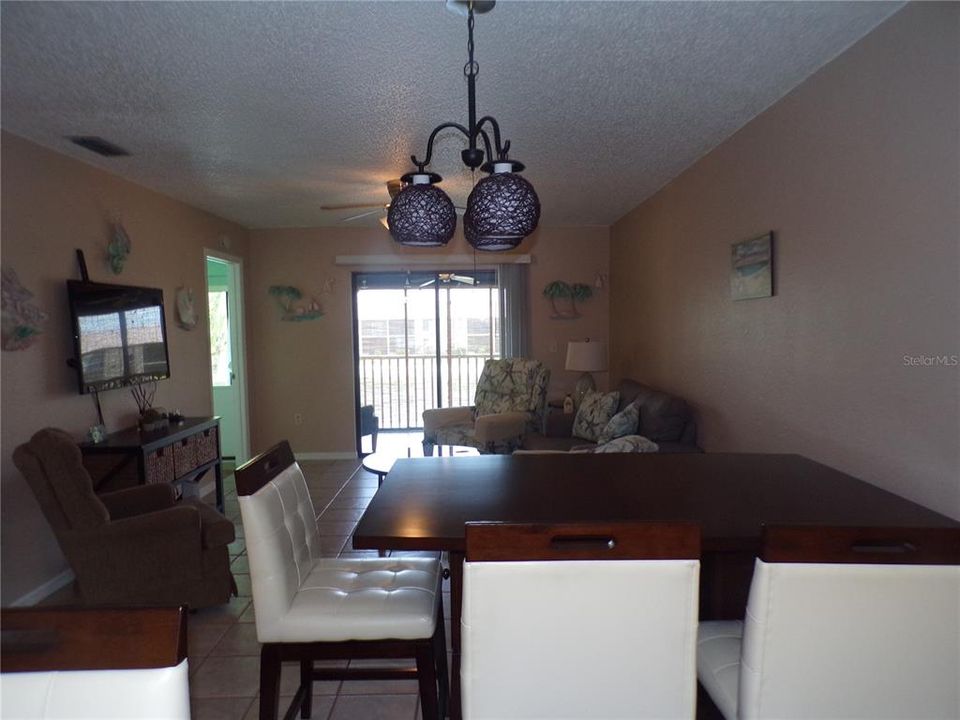 For Rent: $2,800 (2 beds, 2 baths, 893 Square Feet)