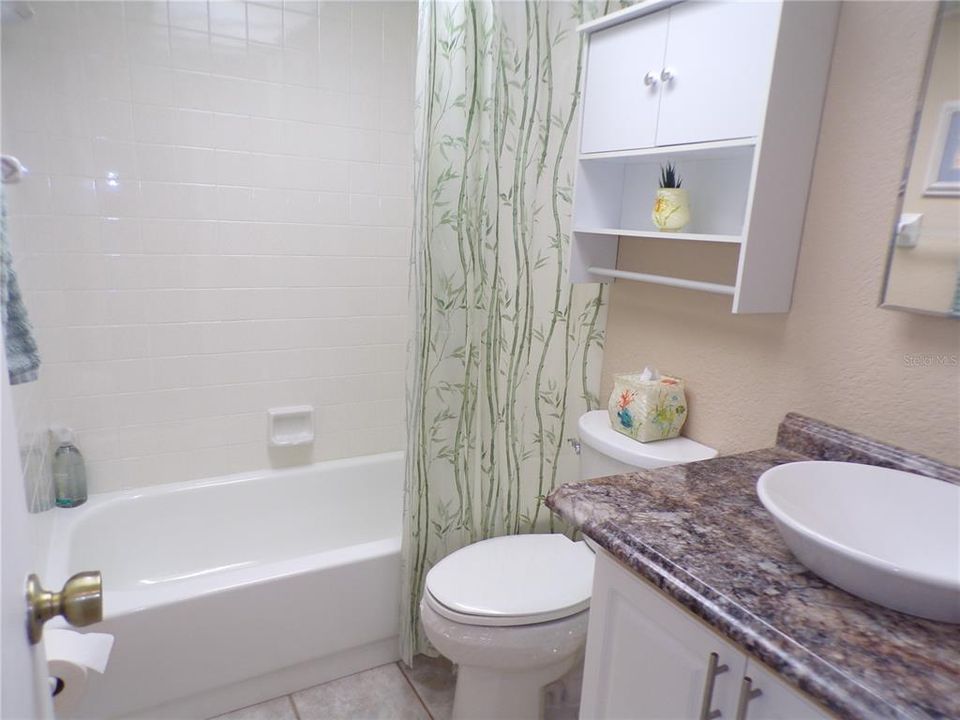 For Rent: $2,800 (2 beds, 2 baths, 893 Square Feet)